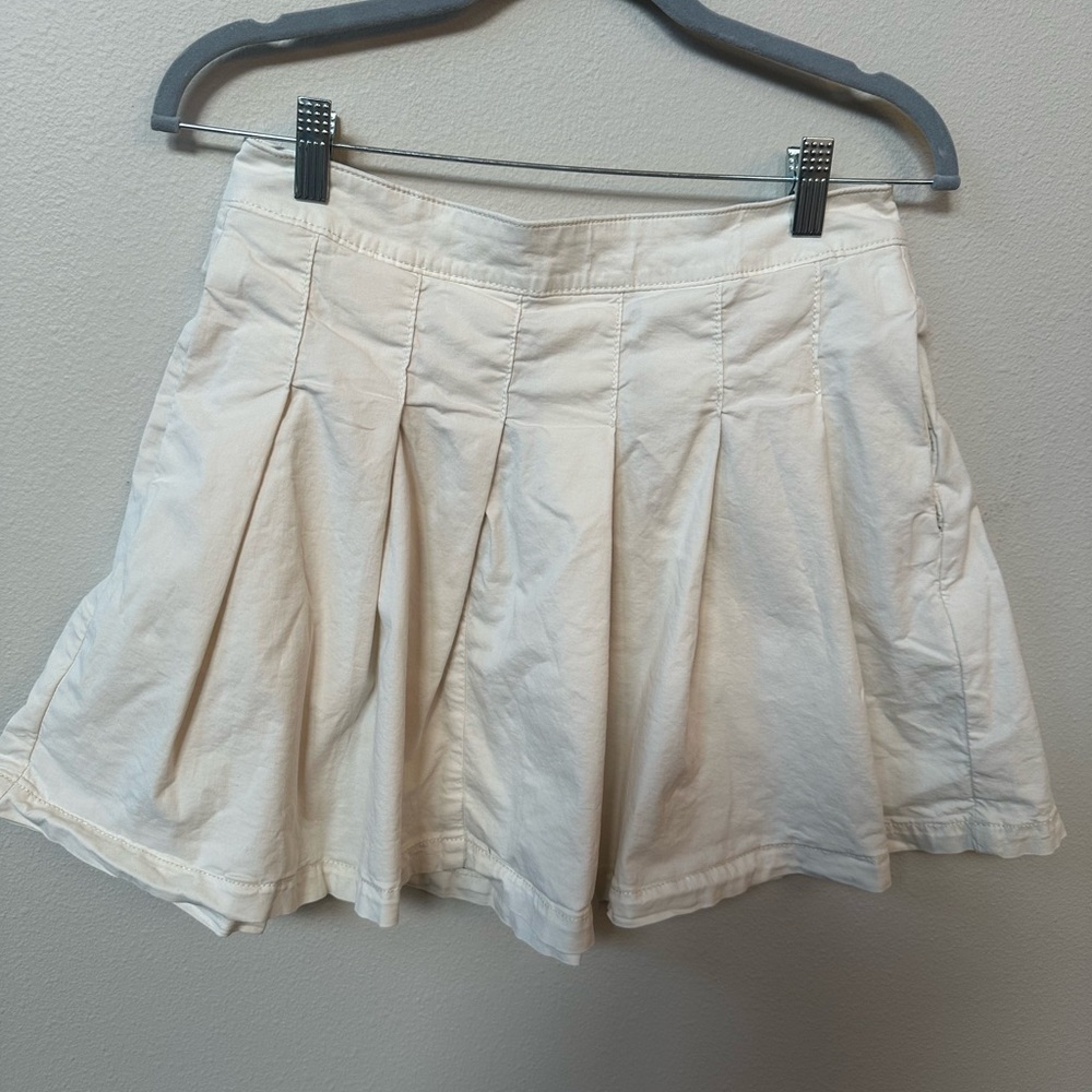American Eagle Outfitters Off-White Pleated Mini Skirt Size 9R